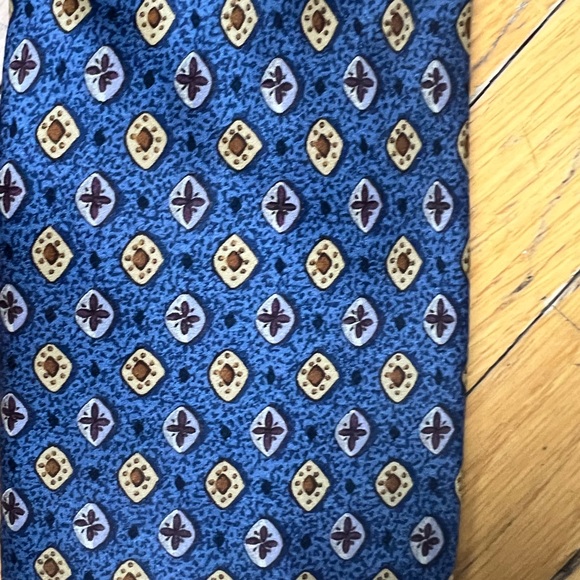 BRAND NEW JOSEPH ABBOUD TIE - Picture 2 of 5